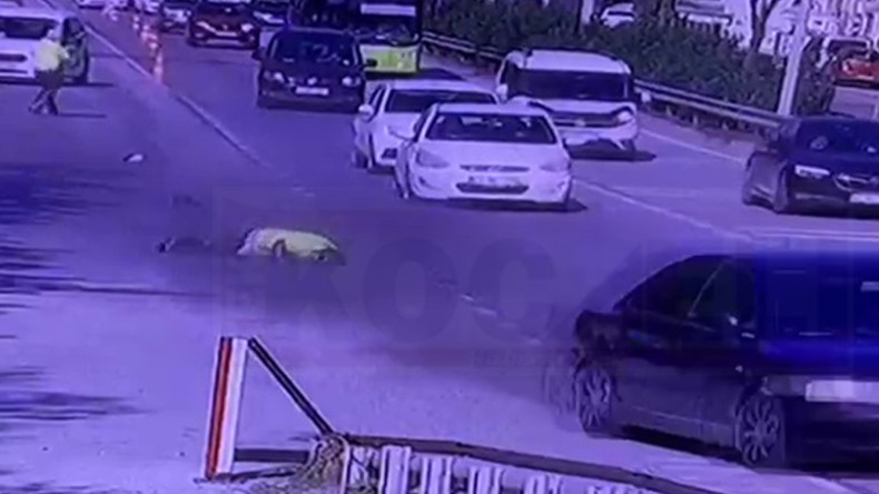 Uygulamada Aracı Durdurmak İsteyen Polis Memuru Yaralandı