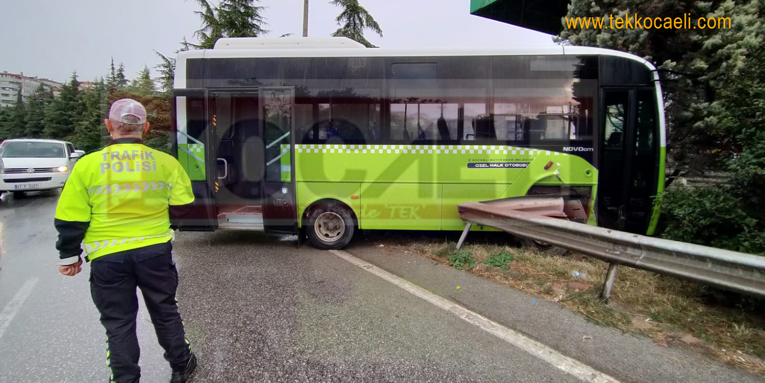 Halk Otobüsü Bariyerlere Çarptı; Yolcular Büyük Panik Yaşadı