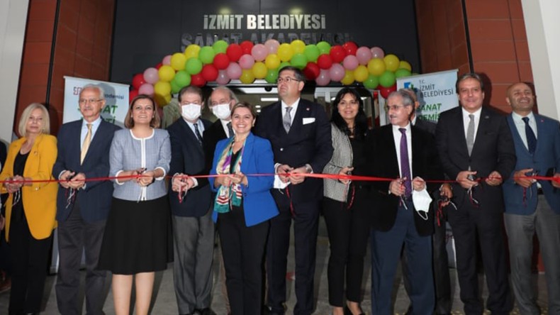 Başkan Hürriyet’in Öncülüğüyle Sanat Akademisi Açıldı