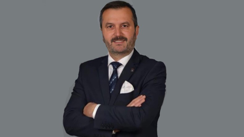 Kandıralı Siyasetçi Ayhan Yalçın Siyaset Dersi Verdi