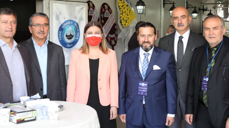 Başkan Hürriyet, Din Görevlilerini Yalnız Bırakmadı