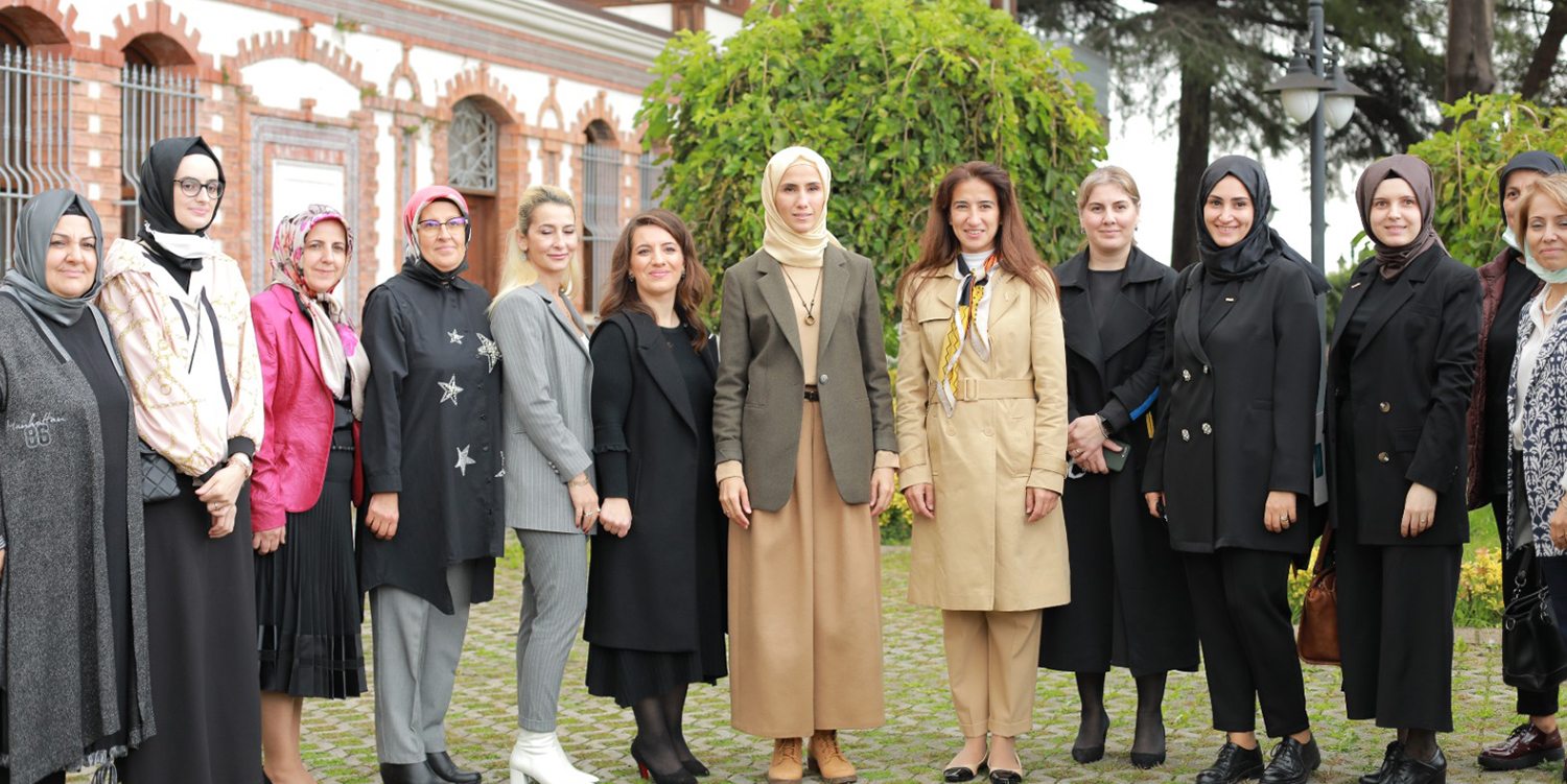 Sümeyye Erdoğan, Marmara Kadınlar Birliği’ni Ziyaret Etti