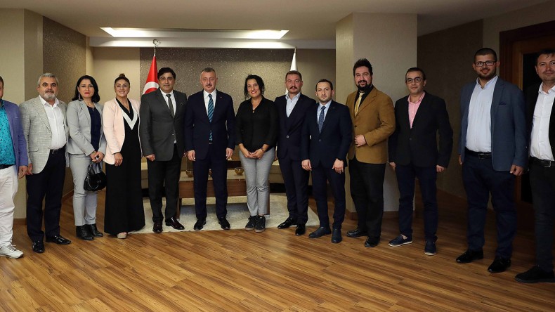 İKM Başkanı Öztürk’ten Başkan Büyükakın’a Övgü Dolu Sözler