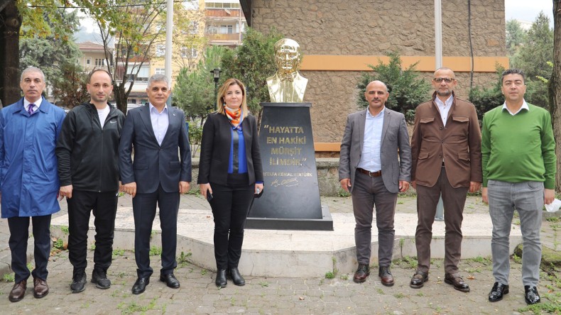 Atatürk Büstü Yenilendi, Çevresi Düzenlendi