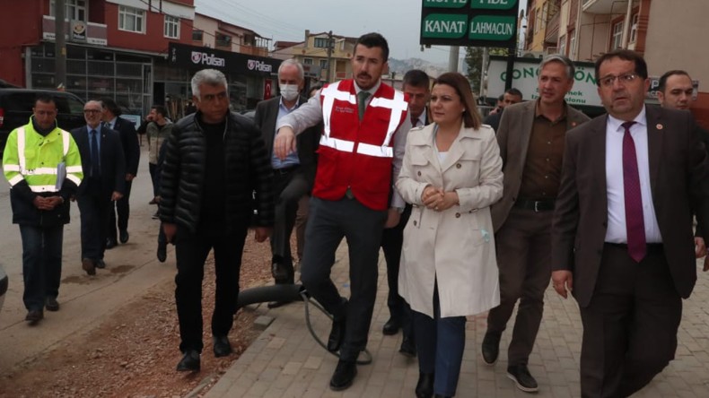 Yeşilova’da Çalışmaları İnceledi, Esnafı Ziyaret Etti