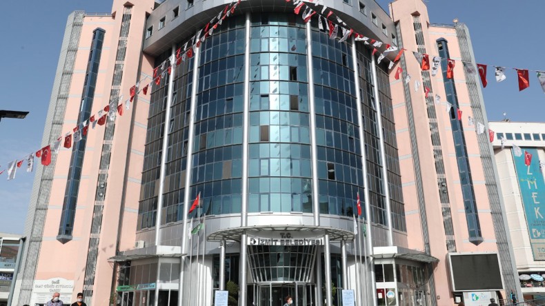 İzmit Belediyesi’nin ‘Kara Kış Fonu’ Yüzleri Güldürdü