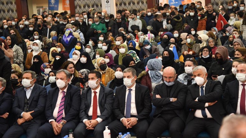 Ak Parti İzmit İlçe Danışma Meclisinde İzdiham