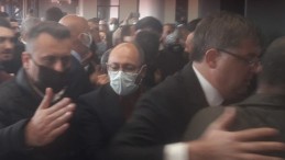 CHP’liler Meclis Salonuna Girerken Arbede Yaşandı