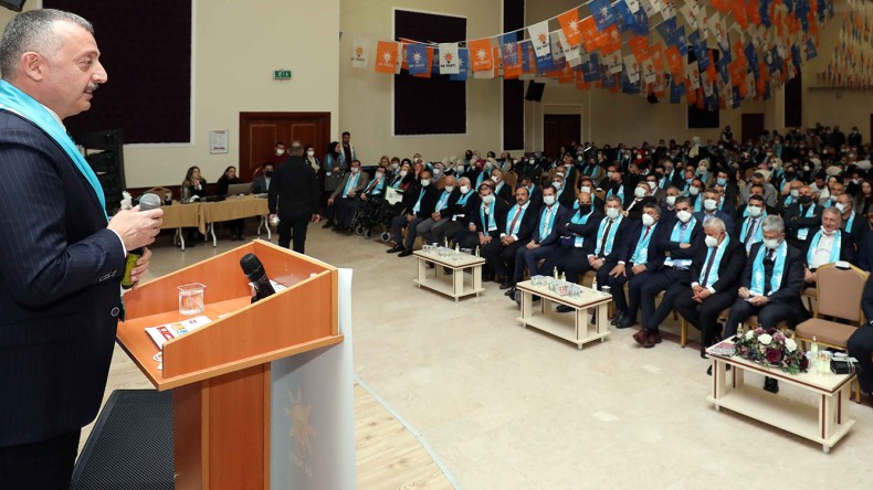 Büyükakın: ‘Tabela Belediyeciliğinde Tarih Yazıyorlar’