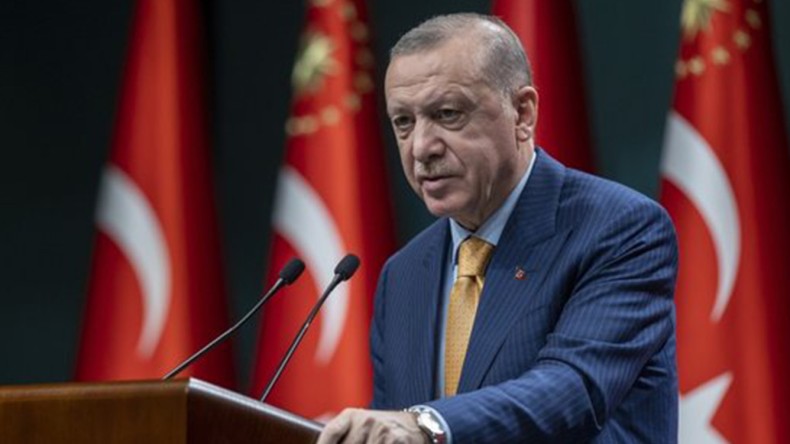 Lütfü Türkkan Hakkında Sert Sözler; Kutlu Çatının Altında…