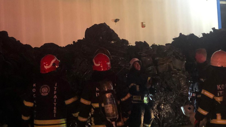 Kartepe’de Fabrikada Korkutan Yangın