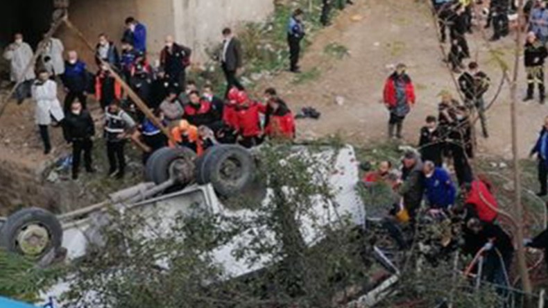 Öğrenci Servis Aracı Dereye Uçtu; Ölü Sayısı 5’e Yükseldi