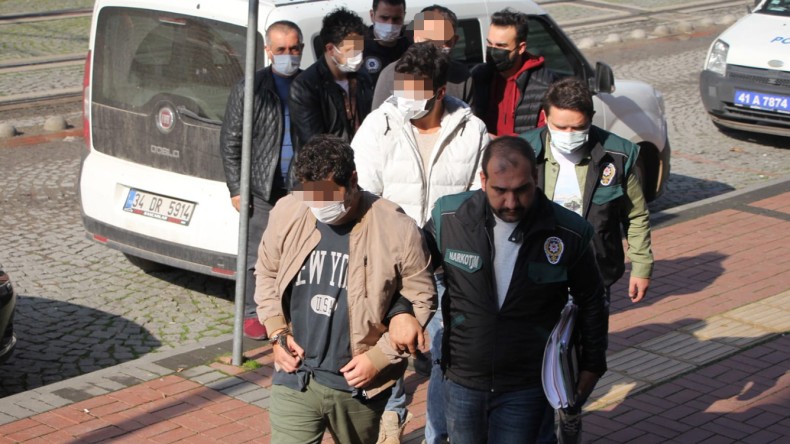 Sahte Reçeteyle Uyuşturucu Hap Satan 3 Kişi Tutuklandı