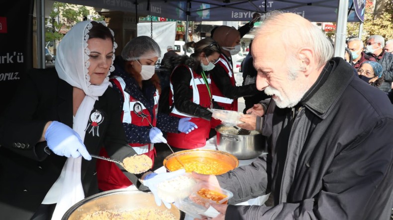 Hürriyet, Atatürk’ün Sevdiği Yemekleri İkram Etti