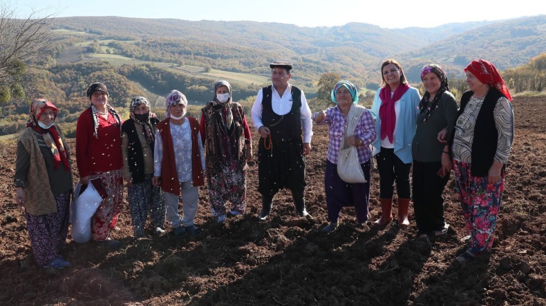 İzmit Belediyesi’nden Çiftçilere Bir Destek Daha