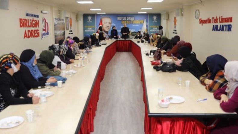 Ak Parti’li Kadınlar Düğmeye Bastı; Seçim Varmış Gibi…