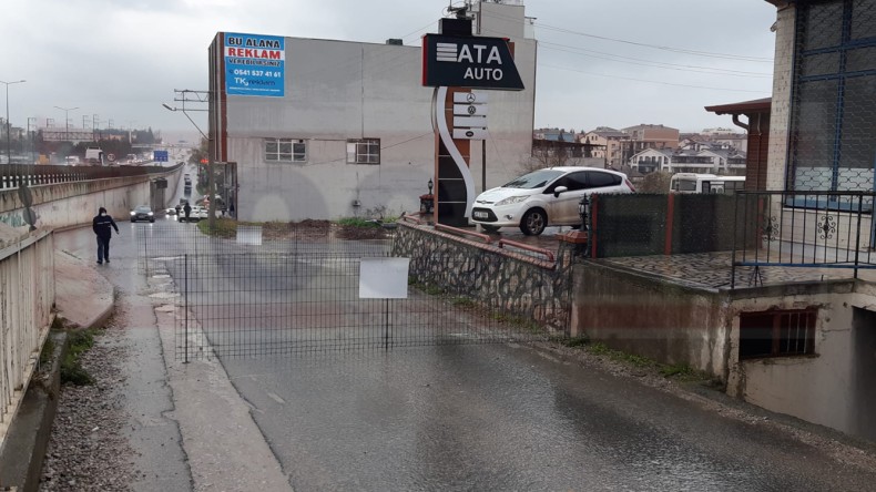 Körfez’de Vatandaş Yolu Trafiğe Kapattı