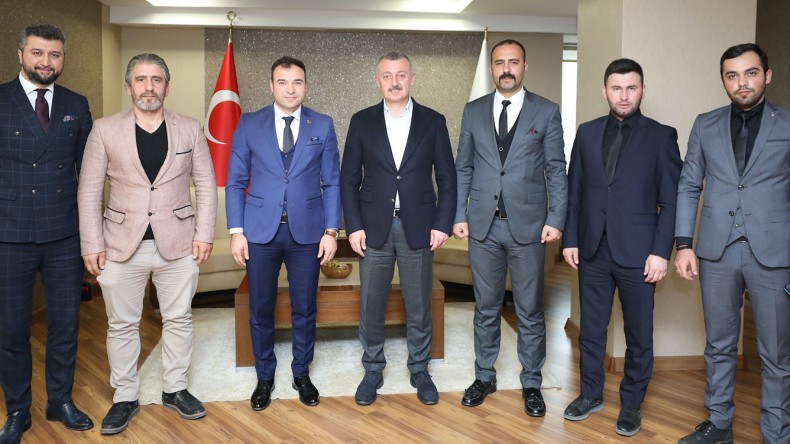 Başkan Büyükakın, Ülkü Ocakları Heyetini Ağırladı