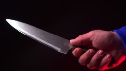 Evi Terk Eden Karısını Bıçakladı