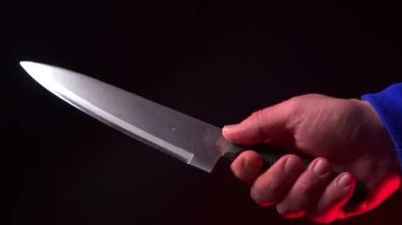 Evi Terk Eden Karısını Bıçakladı