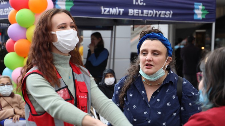 İzmit Belediyesi ‘Engelsiz Festival’le Fark Yarattı