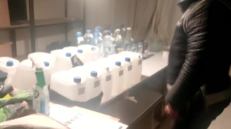 Sahte İçki Üretilen Eve Polis Baskını