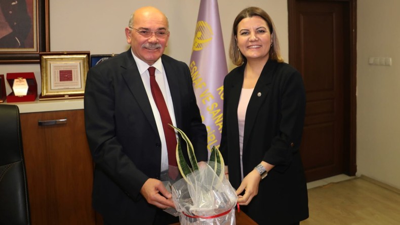 İzmit Belediye Başkanı Hürriyet Esnafın Yanında