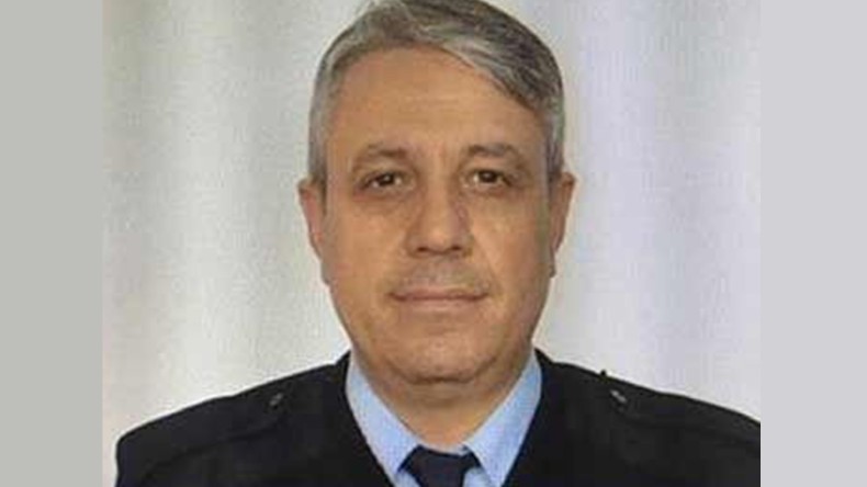 Polis Memuru Kalbine Yenik Düştü