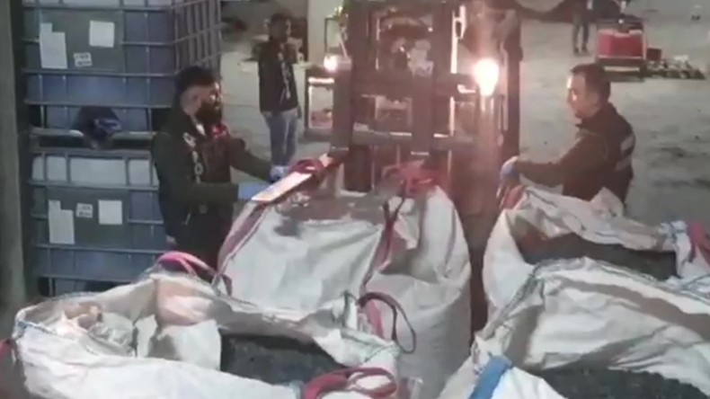 Kocaeli Polisinden Depoya Uyuşturucu Baskını