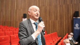 Ünal Özmural Tavşantepe’deki Otobüs Duraklarını Sordu