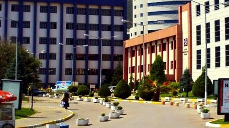 ŞOK! İki Doktoru Hastanede Rehin Aldı