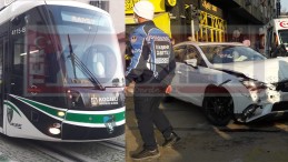 Tramvay Otomobille Çarpıştı; Yaralılar Var