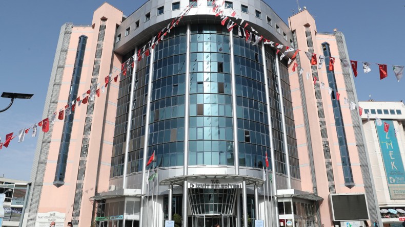 İzmit Belediyesi’nden, Kocaeli Büyükşehir’e Tepki