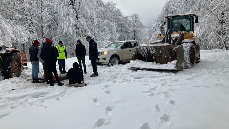 Mahsur Kalan Üç Genci Büyükşehir Ekipleri Kurtardı