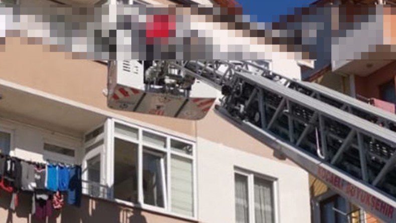 Öfkeli Koca, Eşi ve Çocuklarını Eve Kilitledi