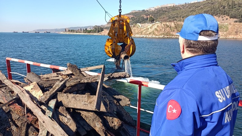 İzmit Körfezi Hayalet Ağlardan Temizleniyor