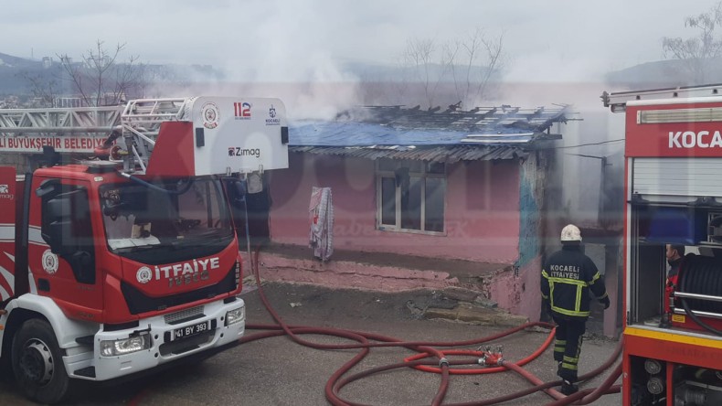 Ortalık Karıştı, Mahalle Yangın Yerine Döndü