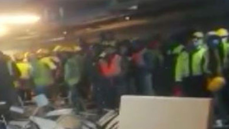 İşçiler Ayaklandı, Yemekhaneyi Darmadağın Yaptı