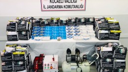 Kaçak Sigara Üretimi Yapılan Adrese Jandarma Baskını