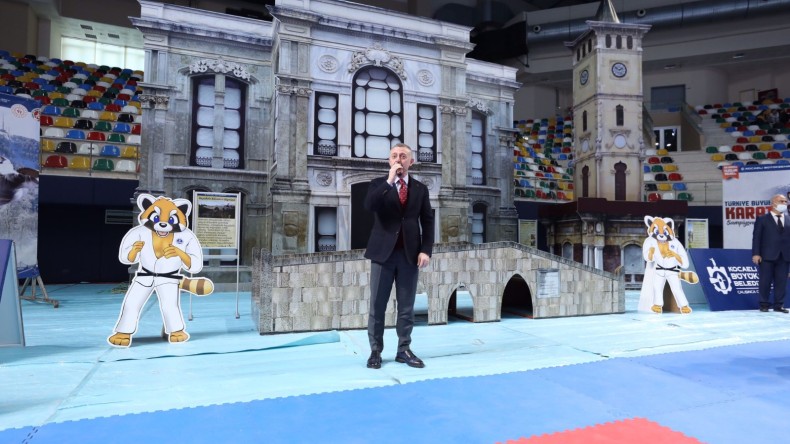 Büyükakın Belediyeciliğin Tanımını Değiştirdi; Altyapıya Büyük Yatırım..