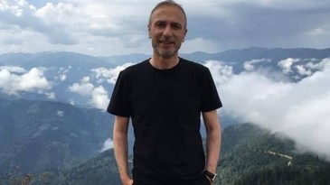 Banka Önünde Yumruklu Saldırı