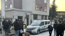 Gölcük’te Polis Aracını Yakmaya Çalışan Zanlı Tutuklandı