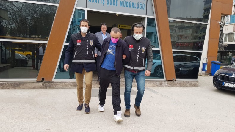 Karısını Bıçaklayarak Öldüren Koca Sakarya’da Yakalandı