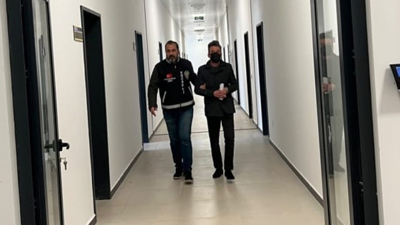 17 Yıl Cezayla Aranıyordu; Operasyonla Yakalandı