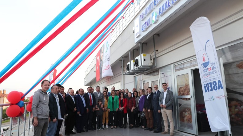 İzmit Belediyesi Anne Eli ve Aşevi’nin açılışı gerçekleşti