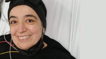 51 Yaşında Kalbine Yenildi