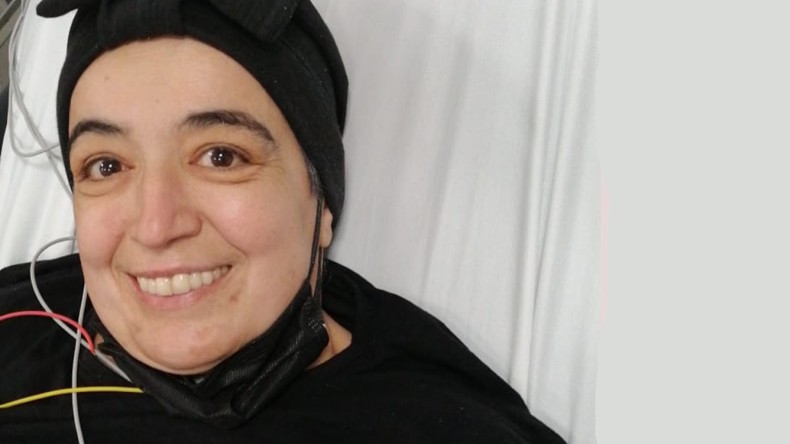 51 Yaşında Kalbine Yenildi