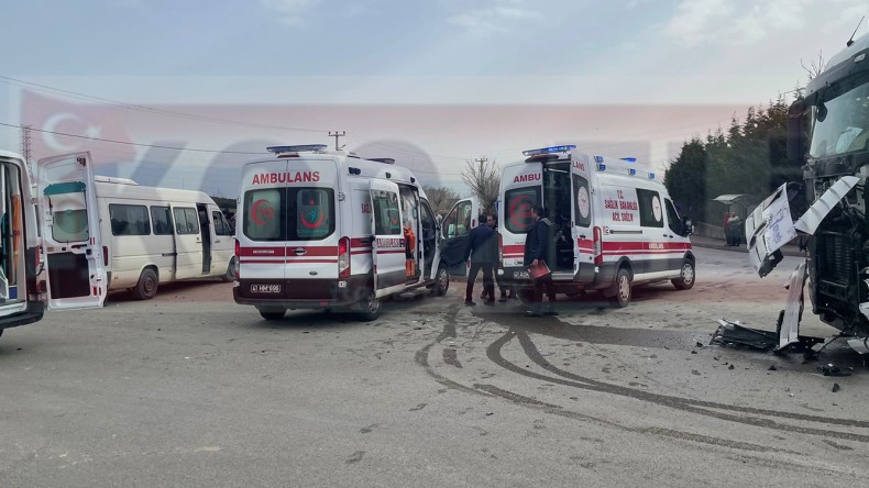 Kocaeli’de Korkunç Kaza; Çok Sayıda Yaralı Var