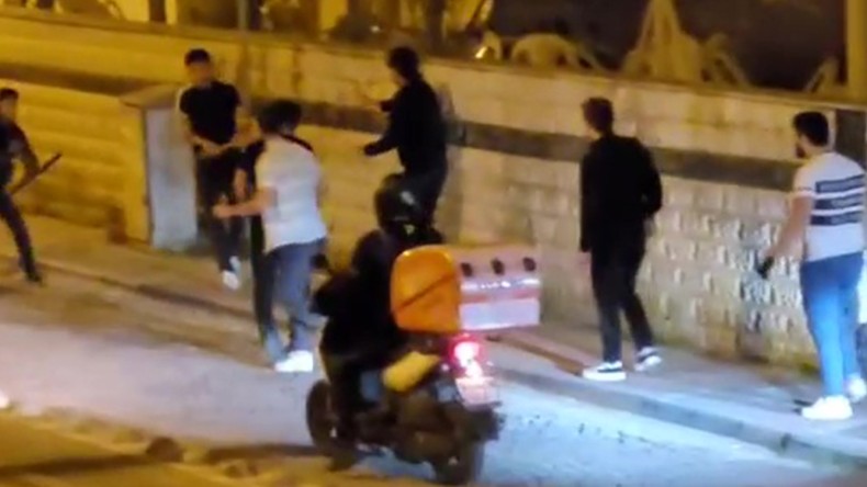 İzmit’te kavga; Sopalarla saldırdılar