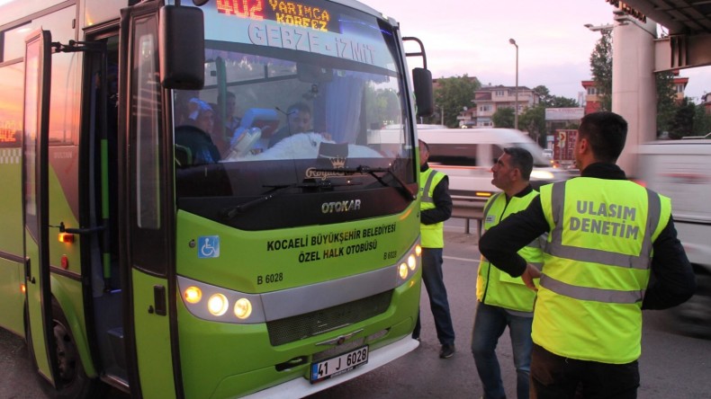 Toplu taşımalarda maske zorunluluğu kalktı